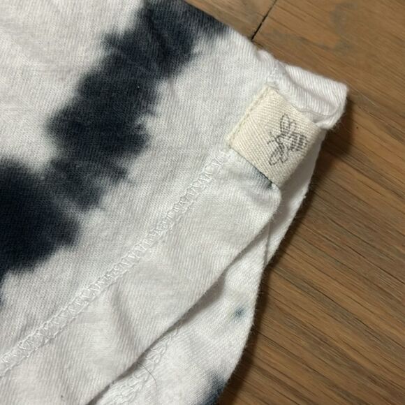 Burt’s bees tie dye kids white skirt 2T - Picture 2 of 4